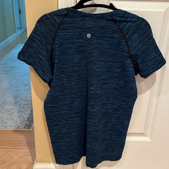 Lululemon Swiftly Tech Short Sleeve 2.0 Prism Stripe Turquoise Tide Size 10 - Picture 3 of 6